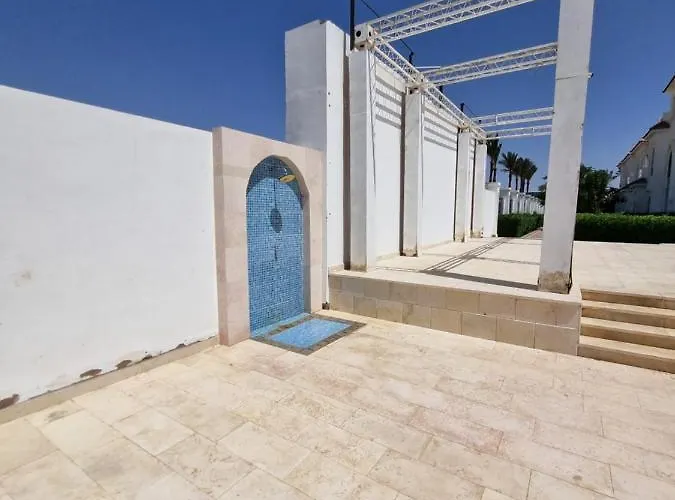 Modern With A Private Specious Roof *