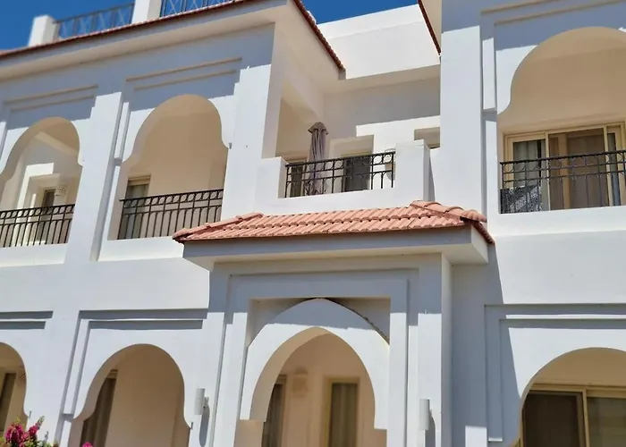 Modern With A Private Specious Roof * Charm el-Cheikh