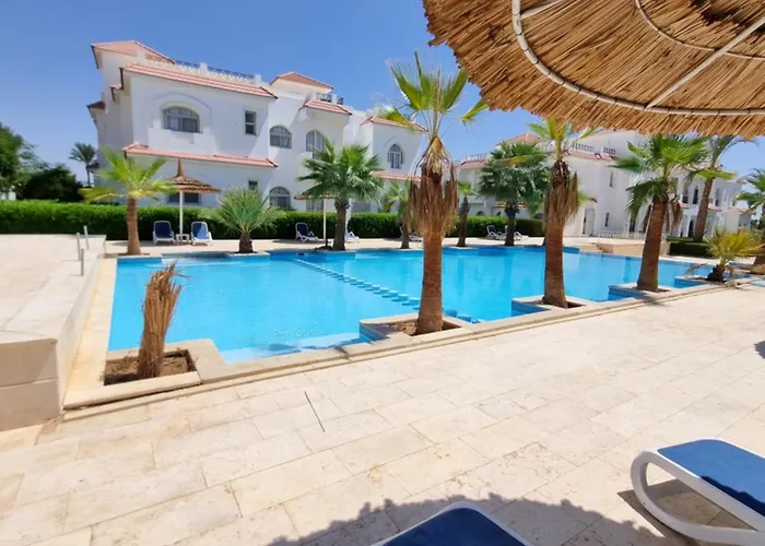 Modern With A Private Specious Roof * Charm el-Cheikh