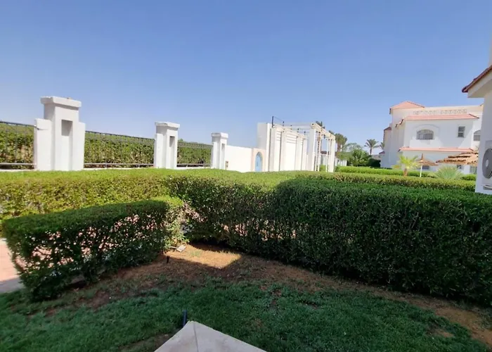 Modern With A Private Specious Roof Charm el-Cheikh